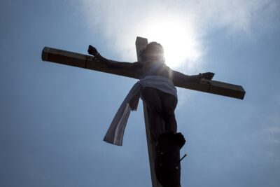 El rol de los cristianos: vivir y compartir el amor de Cristo en la sociedad