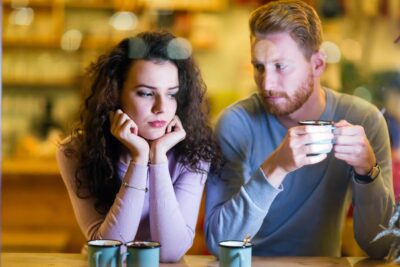 Las caricias que revelan el amor genuino de un hombre hacia su pareja