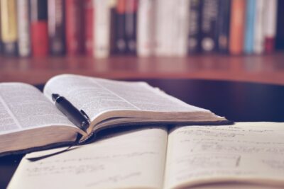 Principios éticos y morales en la Biblia: guía divina para la conducta