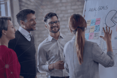 Claves del éxito en una organización: estrategia, liderazgo y trabajo en equipo
