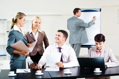 Beneficios de la comunicación ascendente en las organizaciones