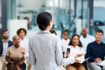 Guía práctica para la comunicación asertiva en el trabajo
