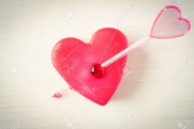 Causas comunes de bloqueo en el chakra 4: explorando el corazón herido