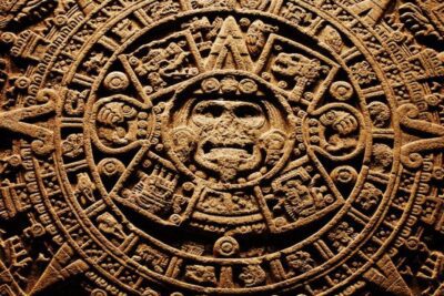 Dioses mexicanos de la muerte y el renacimiento: Quetzalcóatl y Mictlantecuhtli