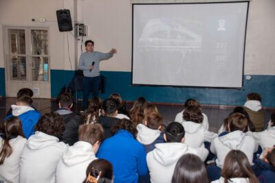 Reducir huella ambiental en escuelas: ¿cómo lograrlo?
