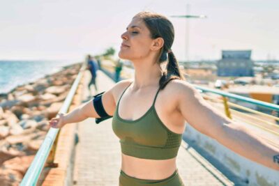 Comparación: beneficios del Pilates vs. gimnasio para cuerpo y mente