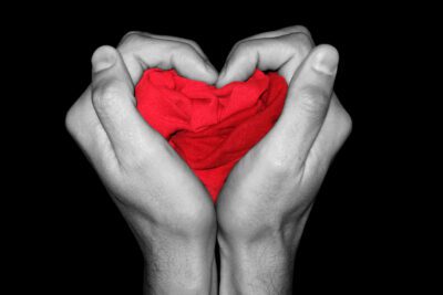 Cómo establecer una conexión emocional profunda: claves y consejos