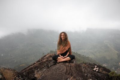 La relación entre Reiki y yoga: una conexión energética y espiritual