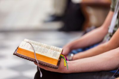 Aplicaciones prácticas de la espiritualidad en la vida diaria en diferentes áreas