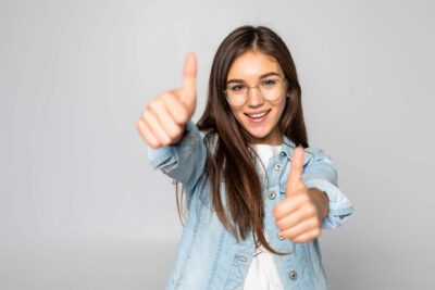 Los beneficios de tener una actitud positiva y vivir con optimismo