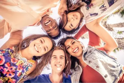 Desarrollando características positivas para una vida plena y feliz