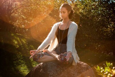 Origen y Evolución de la Yoga: Descubriendo su Historia y Significado
