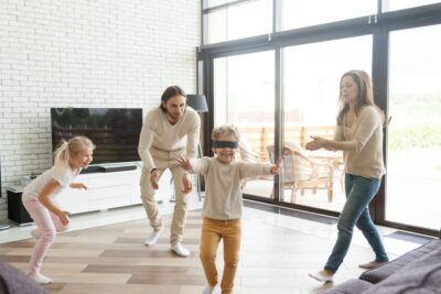 Beneficios de los juegos al aire libre de antaño para tu bienestar
