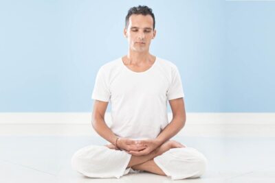Beneficios de los mantras en la meditación: guía para la paz mental