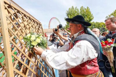 Significado y origen de ofrenda en la cultura y tradición