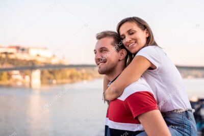El novio free: una tendencia romántica desafiante