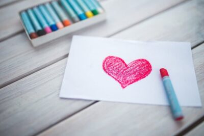 Entendiendo las diferencias entre relación abierta y poliamor
