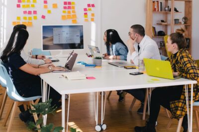 Los elementos clave para lograr proyectos exitosos: una guía completa