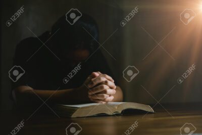 Características de una persona espiritual católica: Explorando la fe y devoción