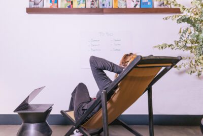 Efectos negativos de la procrastinación en autoestima y productividad