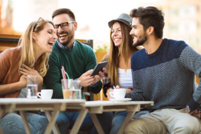 La importancia de las relaciones positivas para una vida plena y feliz