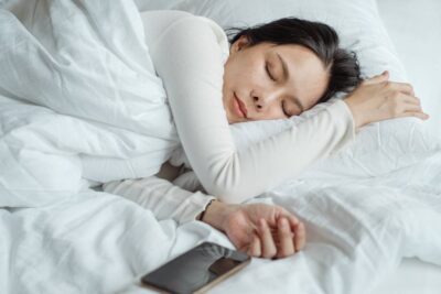 Técnicas para liberar el estrés antes de dormir y descansar bien