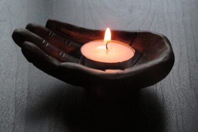 Diferencias y prácticas de meditación y oración