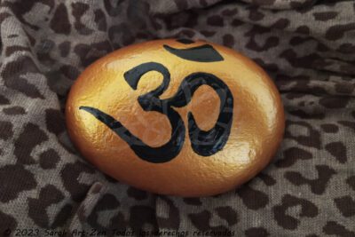 El significado del símbolo Om en el hinduismo: unidad y divinidad
