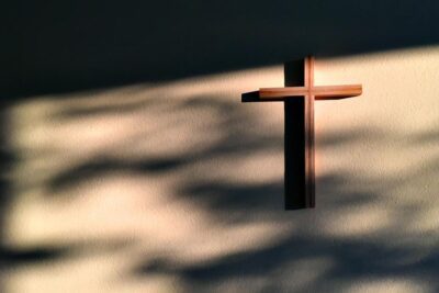 Los beneficios del conocimiento religioso en nuestra vida diaria