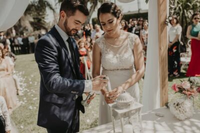 El simbolismo de la ceremonia de velas en eventos especiales