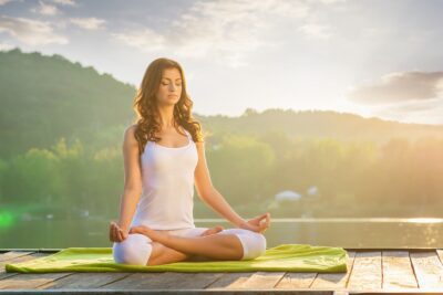 El yoga espiritual más practicado: descubre su nombre aquí