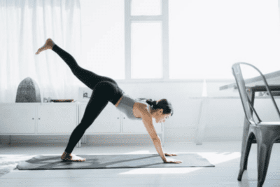 Beneficios de Yoga y Pilates para bienestar físico y mental